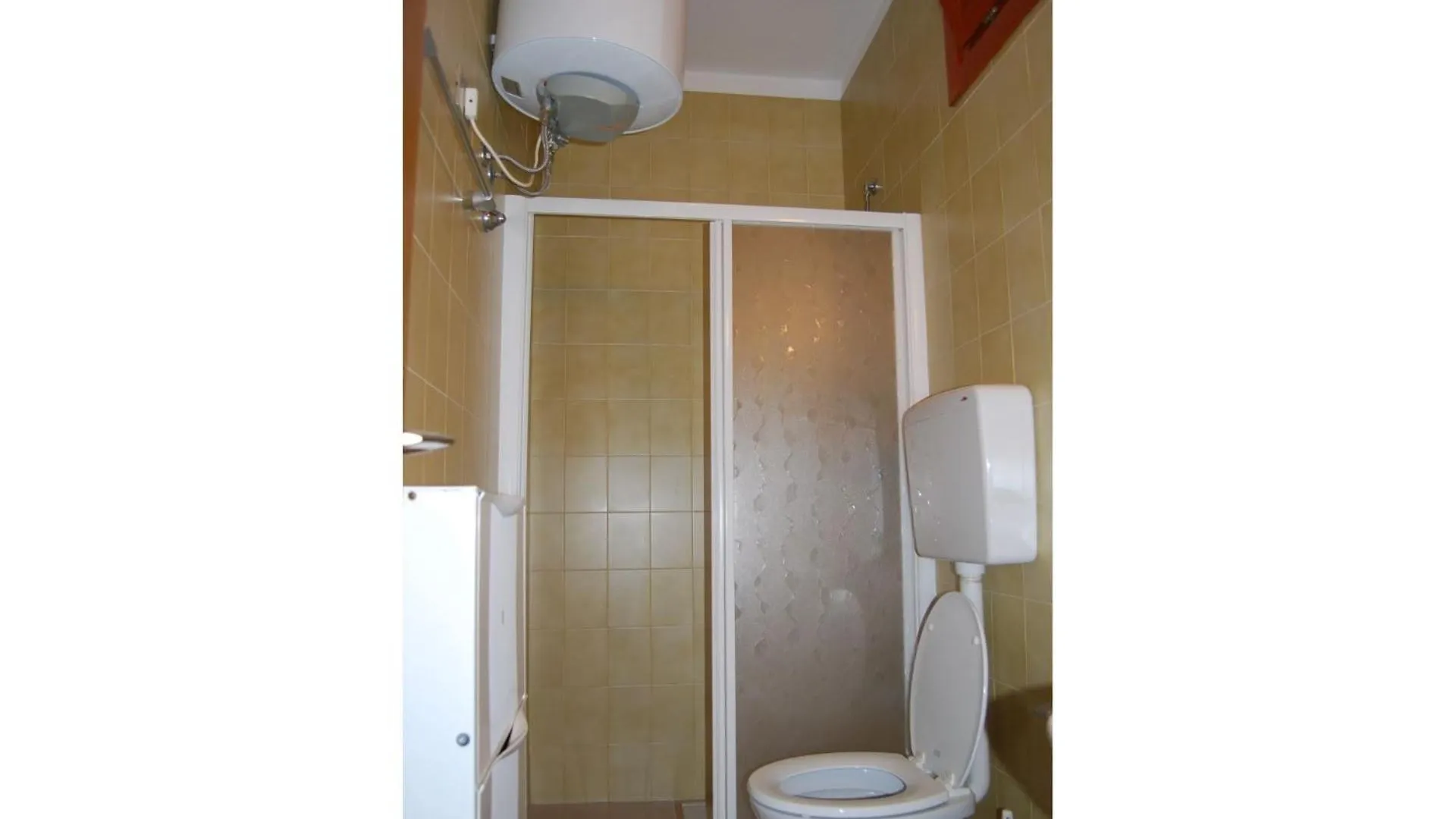 Well-Equipped 1 Bedroom Flat For Up To 6 Guests 비비오네 아파트